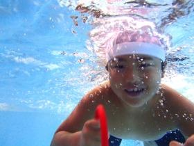 温水プールは天然水利用（殺菌済）で肌にも優しい