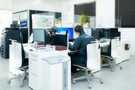 事務所での作業風景