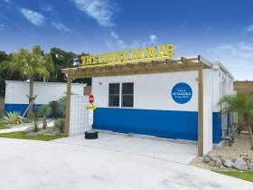 ホテル事業 ザ・クロス・ローズ