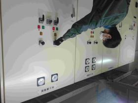 技術 設備点検中