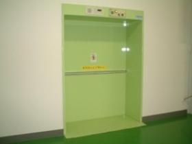 小荷物専用昇降機