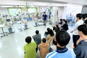 東海医療科学専門学校の実習室での授業風景