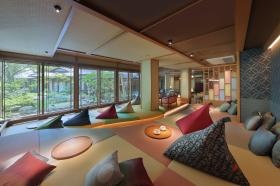 ラウンジ「四季」