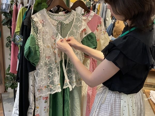 販売スタッフ（スキルは一切不問）