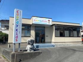 外観・ドラえもんのモニュメントが目印