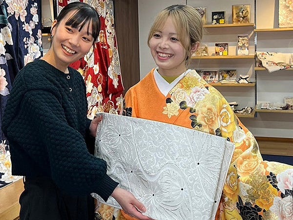 接客運営スタッフ・京都老舗着物レンタル店フォーマル着物接客スタッフ（大歓迎）