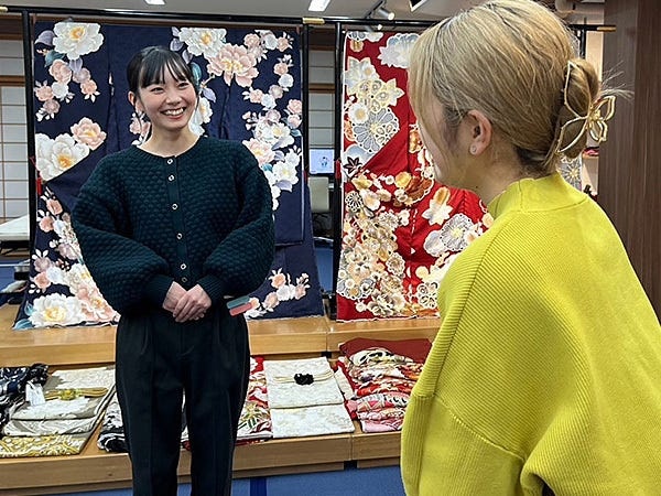 接客運営スタッフ・京都老舗着物レンタル店フォーマル着物接客スタッフ（大歓迎）