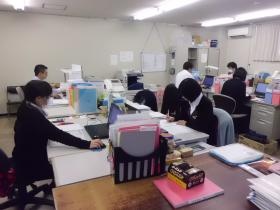 事務所内の様子。年齢に関係なく働きやすい環境です。