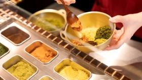 国内の農家で栽培した良質な唐辛子を使用しています。