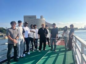 皆で屋形船に乗りました