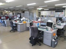 執務スペースは広いので動線にはゆとりがあります