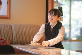 皆美館（フロント接客）