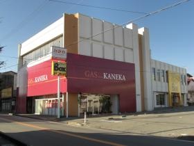 カネカ本社建物です。