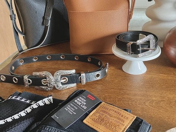 アパレル部門のスタッフ・アパレルブランドの商品販売・ECサイト運営スタッフ・契約社員（正社員登用実績あり・資格不問）