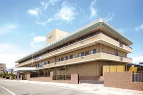 有料老人ホームは県内２カ所運営