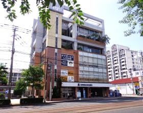 保育園全景（２階が保育園です）