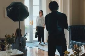 撮影スタッフは皆とても仲が良く和気あいあいとした雰囲気です♪