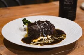 ビストロローブン看板メニューのロールキャベツ