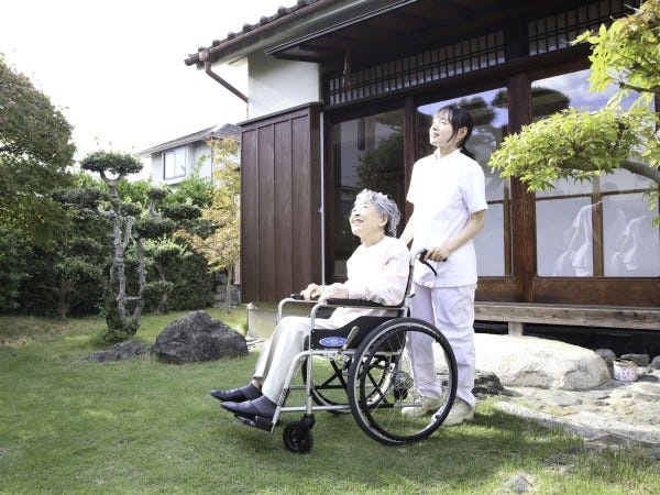 社会的弱者である高齢者や障がい者を救済するお仕事です。WHO(世界保健機関)が効果効能を認証している療法を提供しています。