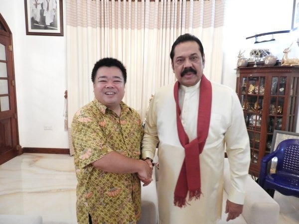 世界３大伝統療法の１つ、5000の歴史を持つアーユルヴェーダ大国、スリランカのヒーロー、マヒンダ元大統領からも絶賛される。