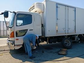 自社工場（整備点検作業）