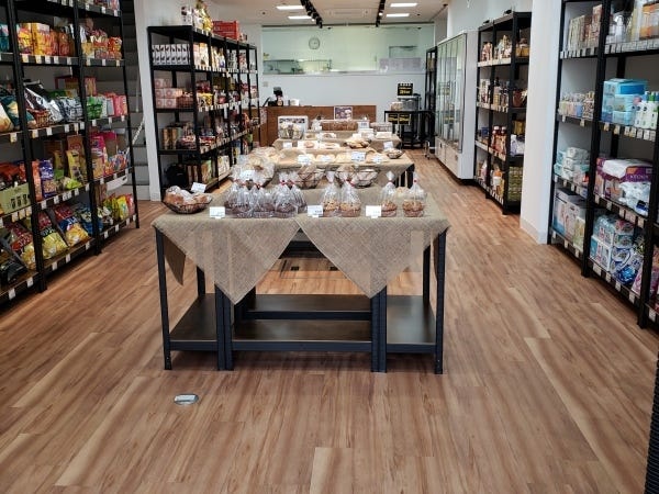 少し忙しくなってきましたので、スタッフを募集しています★