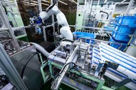 北工場／自社で設計開発、製造した自動機も活躍中