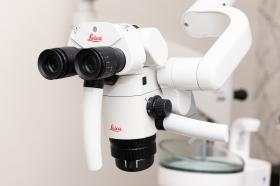 マイクロスコープなど、最先端の医療設備を整えています