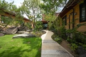 風の杜ふくろう 桃源郷をイメージした庭