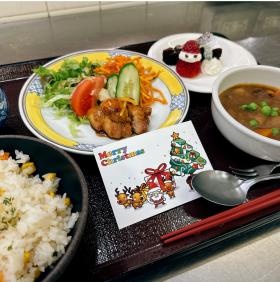 施設でのクリスマスイベントの食事