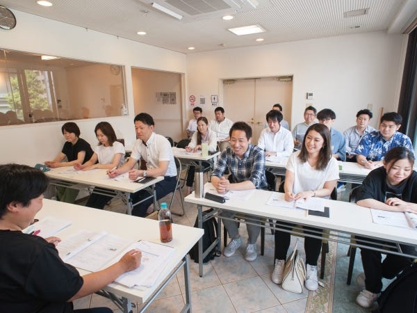 介護資格スクール講師の初任者実務者統合過程介護講師（講師未経験OK）