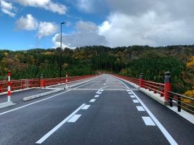 羽黒山神路大橋も開通し通勤が容易になりました