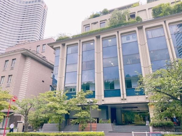 勤務いただくofficeエントランス。