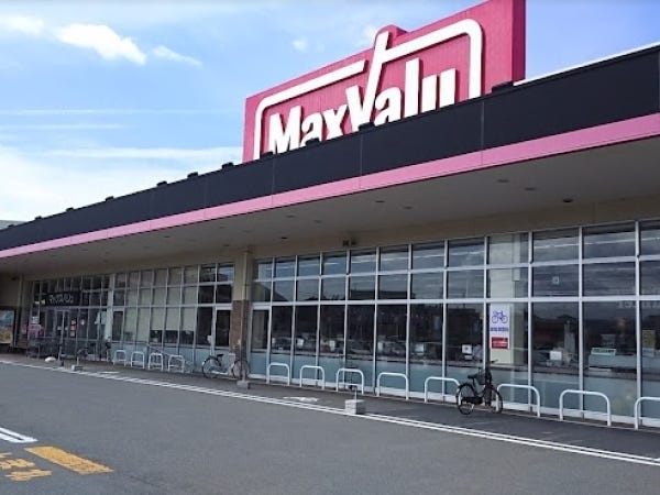 マックスバリュ本荘中央店の正面右側入口を入ってすぐに右側です。