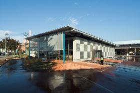 【カーロ増泉店・外観】