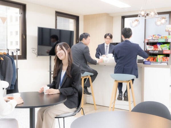 リフレッシュルームもあり、社員同士のコミュニケーションが活発です。