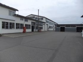 構内はこんな感じです。