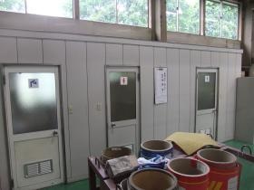 トイレは男女別に設置してあります。