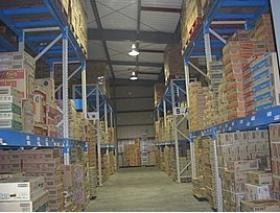 本社倉庫内