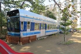 子どもたちに大人気のモノレール♪中に入って遊べます。