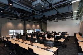 執務室はアドレスフリー