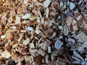 バイオマス発電の燃料となる木材チップ