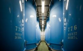 土佐鶴酒造株式会社 貯蔵タンク