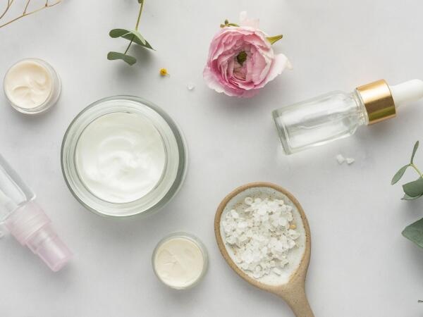 誰もが知っている大手化粧品メーカーで弊社の原料が使用されています。