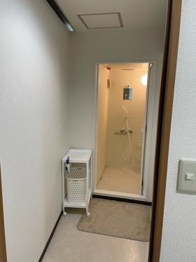 男性用シャワー室