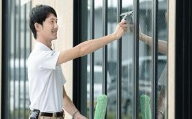 ビルメンテナンススタッフ（定期清掃）