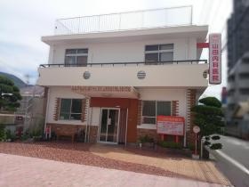 病院玄関です。