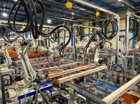 ロボットアームでの集成材補修ライン