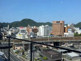 ホテル位置市役所より