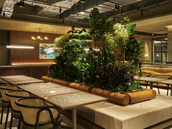 ラウンジ付きのオフィスで好きな飲み物を飲みながら作業も！